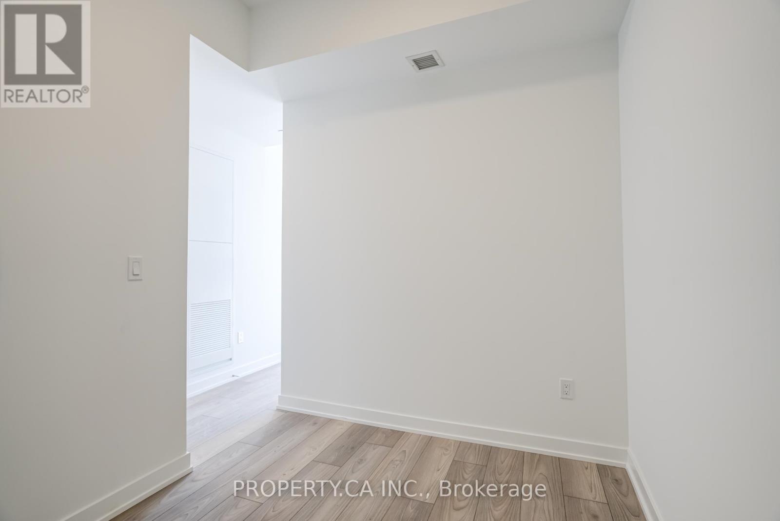 526 - 1007 The Queensway, Toronto, Ontario  M8Z 0H4 - Photo 11 - W12567346