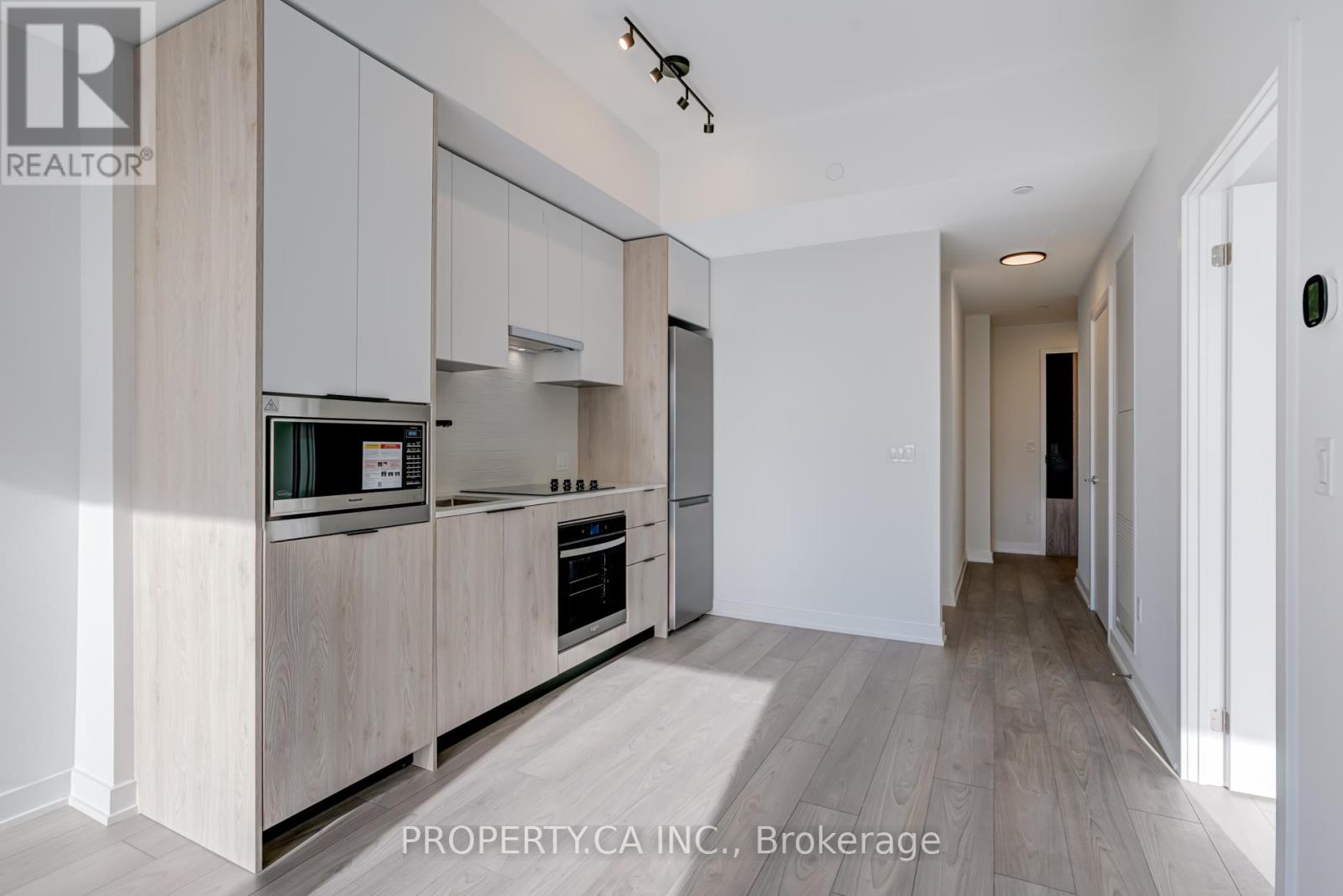 526 - 1007 The Queensway, Toronto, Ontario  M8Z 0H4 - Photo 2 - W12567346