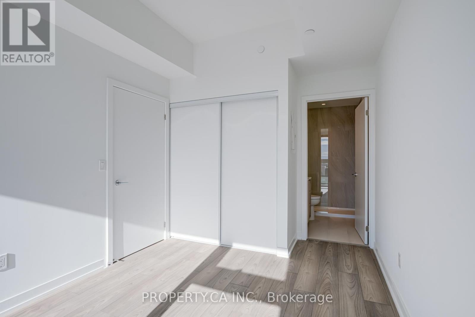 526 - 1007 The Queensway, Toronto, Ontario  M8Z 0H4 - Photo 8 - W12567346