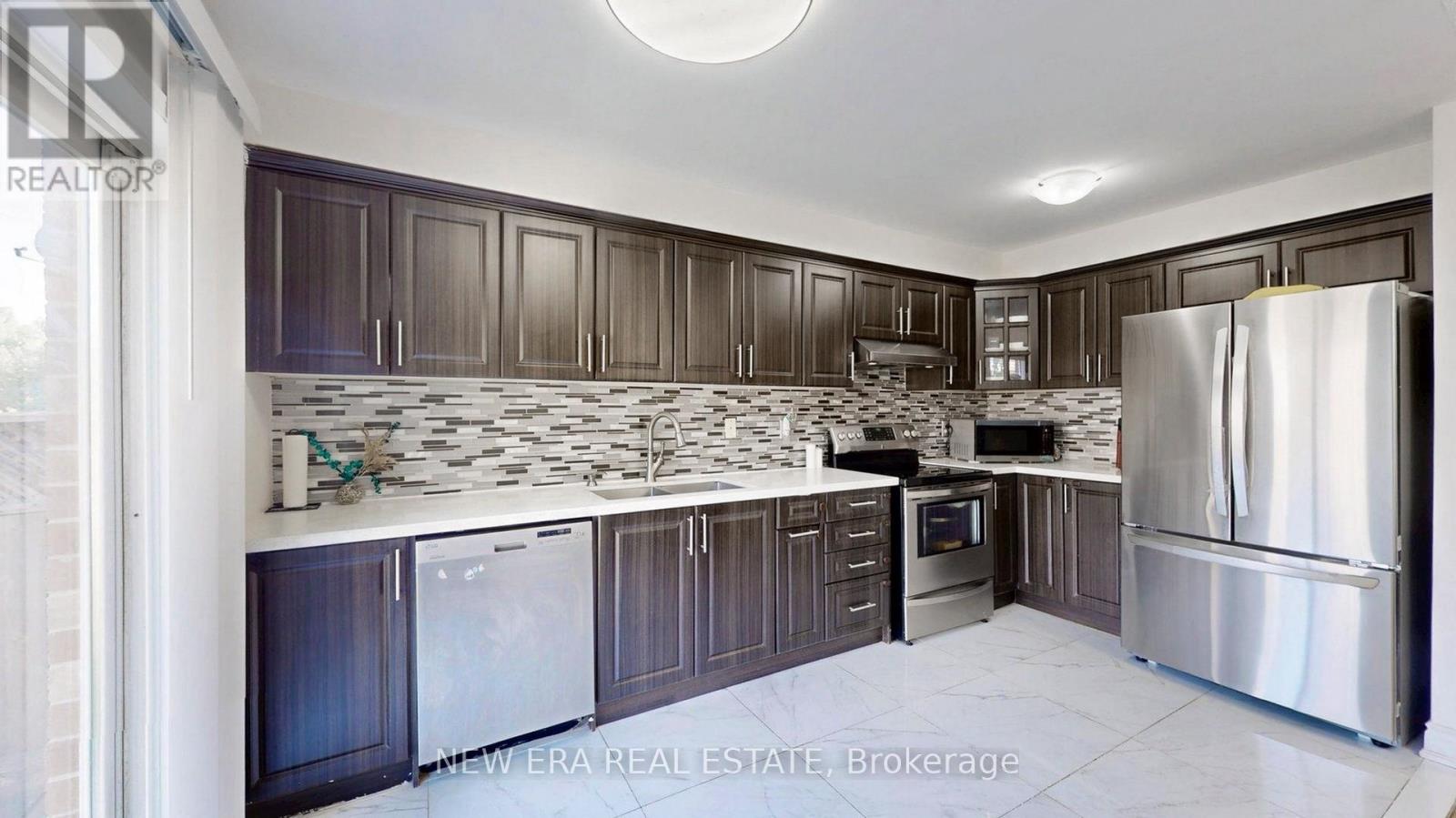 624 Rossellini Drive, Mississauga, Ontario  L5W 1M3 - Photo 17 - W12567374