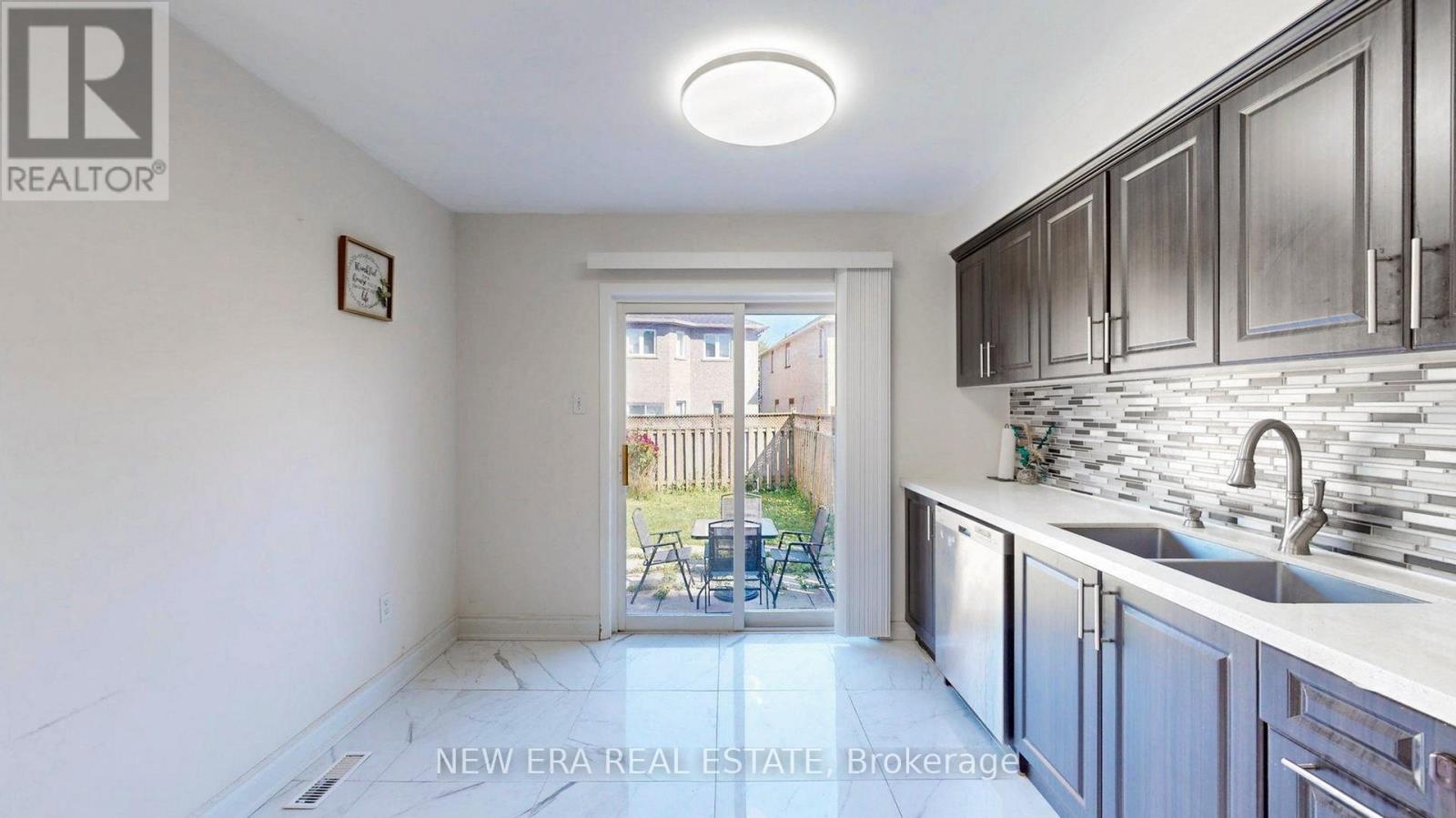 624 Rossellini Drive, Mississauga, Ontario  L5W 1M3 - Photo 19 - W12567374