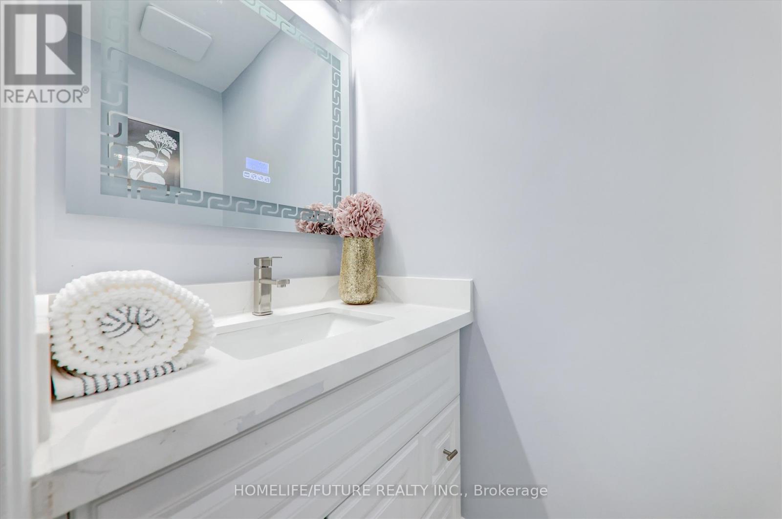 Main - 43 Tamarisk Drive, Toronto, Ontario  M9V 1S2 - Photo 10 - W12567376