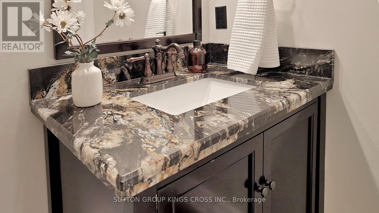 2730 Hammond Road, Mississauga, Ontario  L5K 2M3 - Photo 18 - W12567412