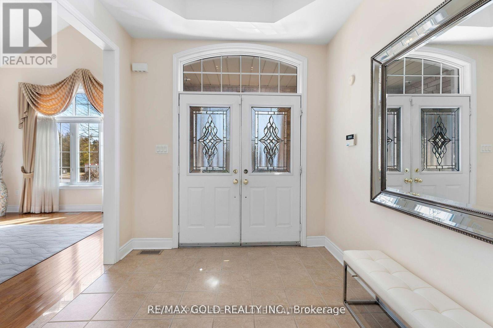 71 Louvain Drive, Brampton, Ontario  L6P 1Y9 - Photo 4 - W12567418