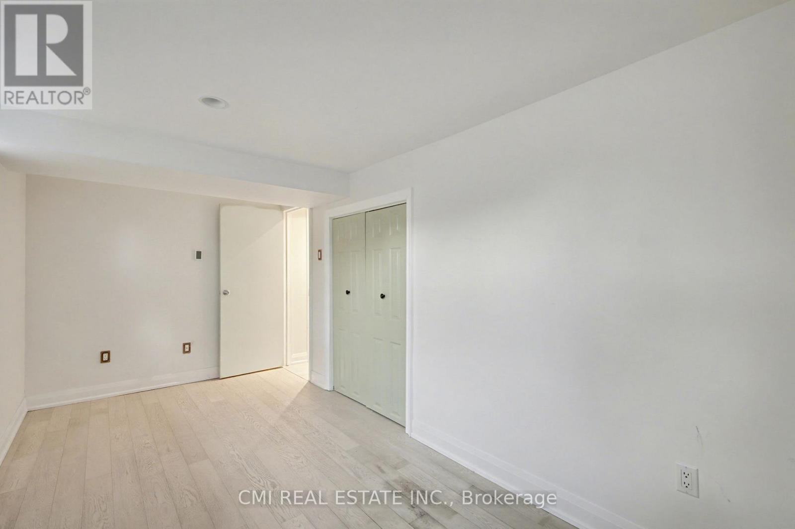 460 Martin Grove Road, Toronto, Ontario  M9B 4M4 - Photo 34 - W12567474