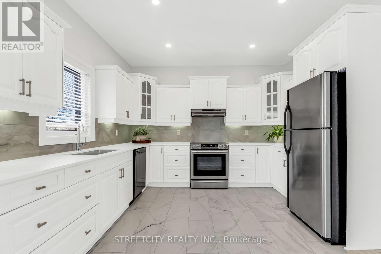 328 Plane Tree Drive, London North, Ontario  N6G 5J4 - Photo 14 - X12567582