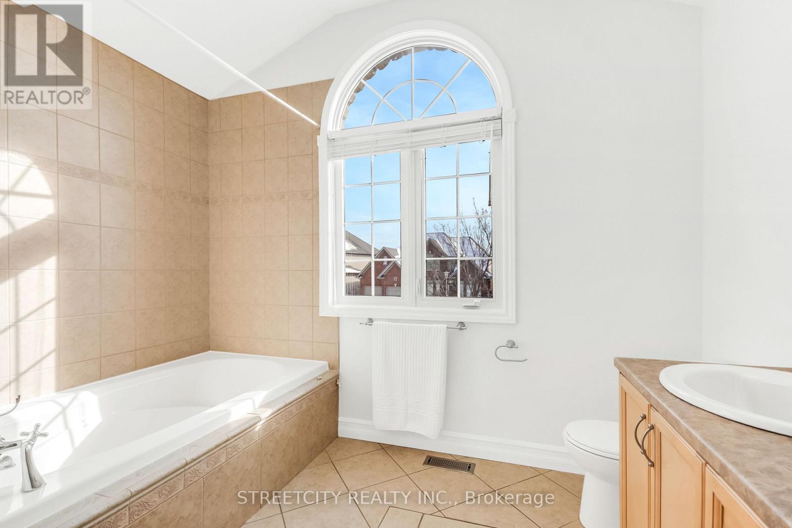 328 Plane Tree Drive, London North, Ontario  N6G 5J4 - Photo 19 - X12567582