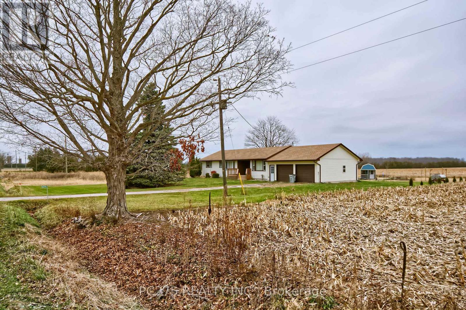 6256 Egremont Road, Warwick, Ontario  N0N 1J4 - Photo 3 - X12567652