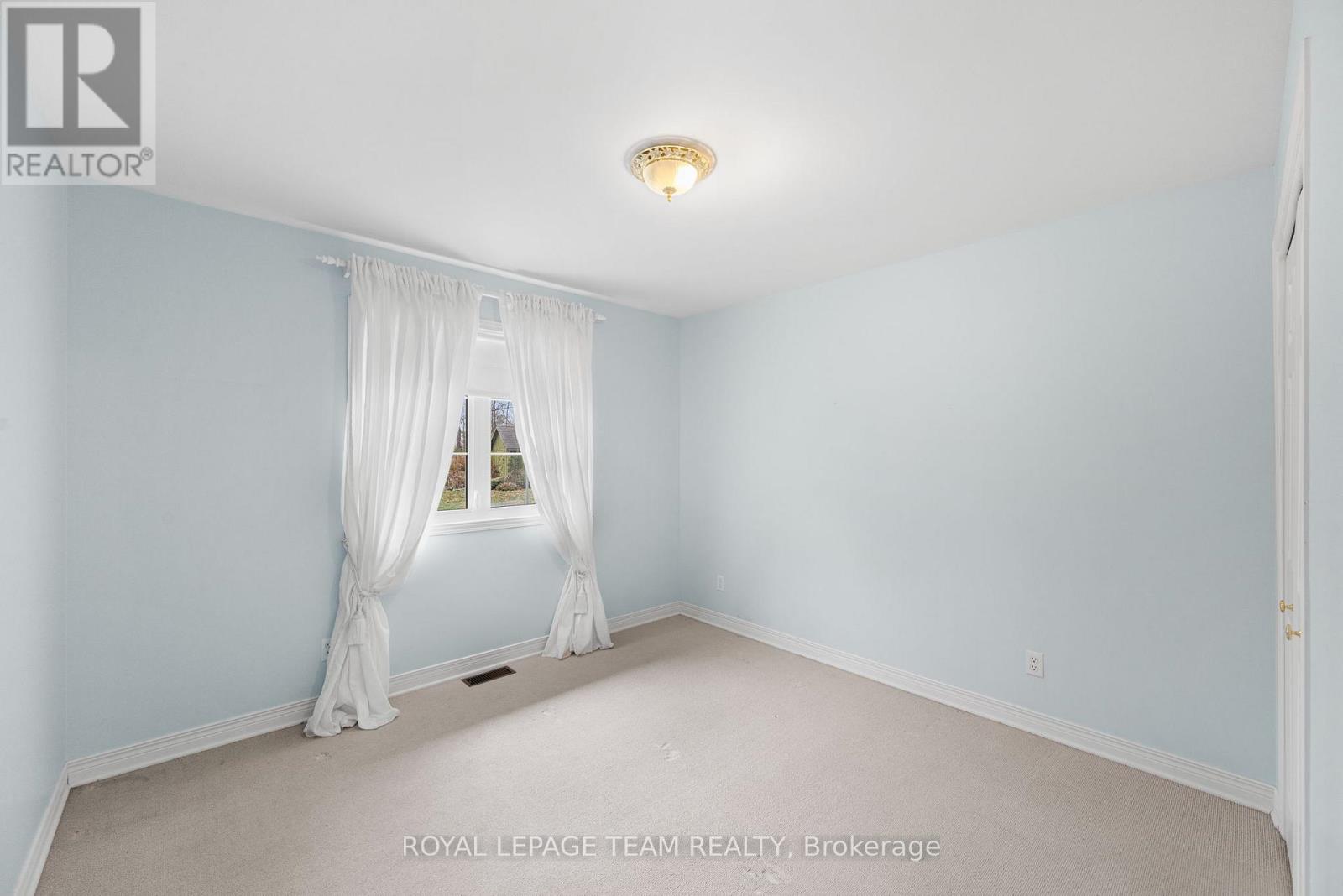 7 David Street, South Stormont, Ontario  K0C 1M0 - Photo 21 - X12567516