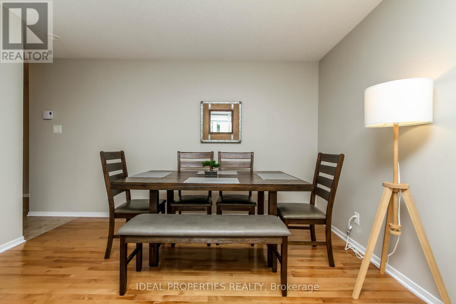 B - 276 Carruthers Avenue, Ottawa, Ontario  K1Y 1N9 - Photo 12 - X12567520