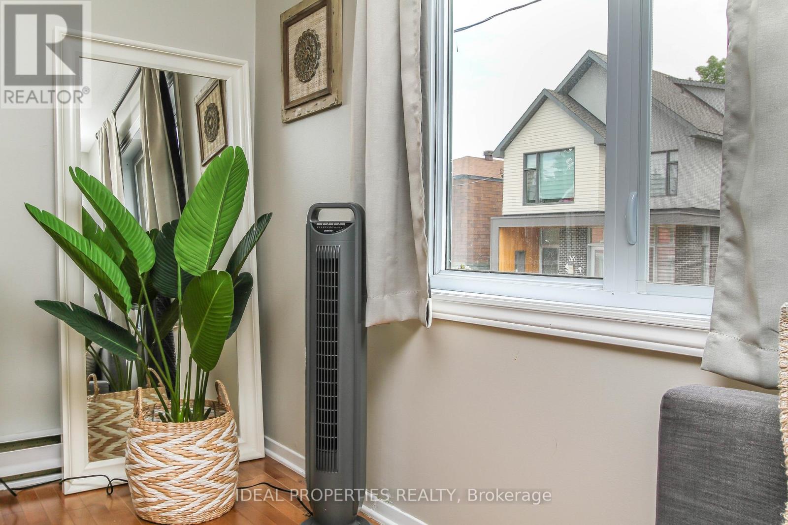 B - 276 Carruthers Avenue, Ottawa, Ontario  K1Y 1N9 - Photo 14 - X12567520