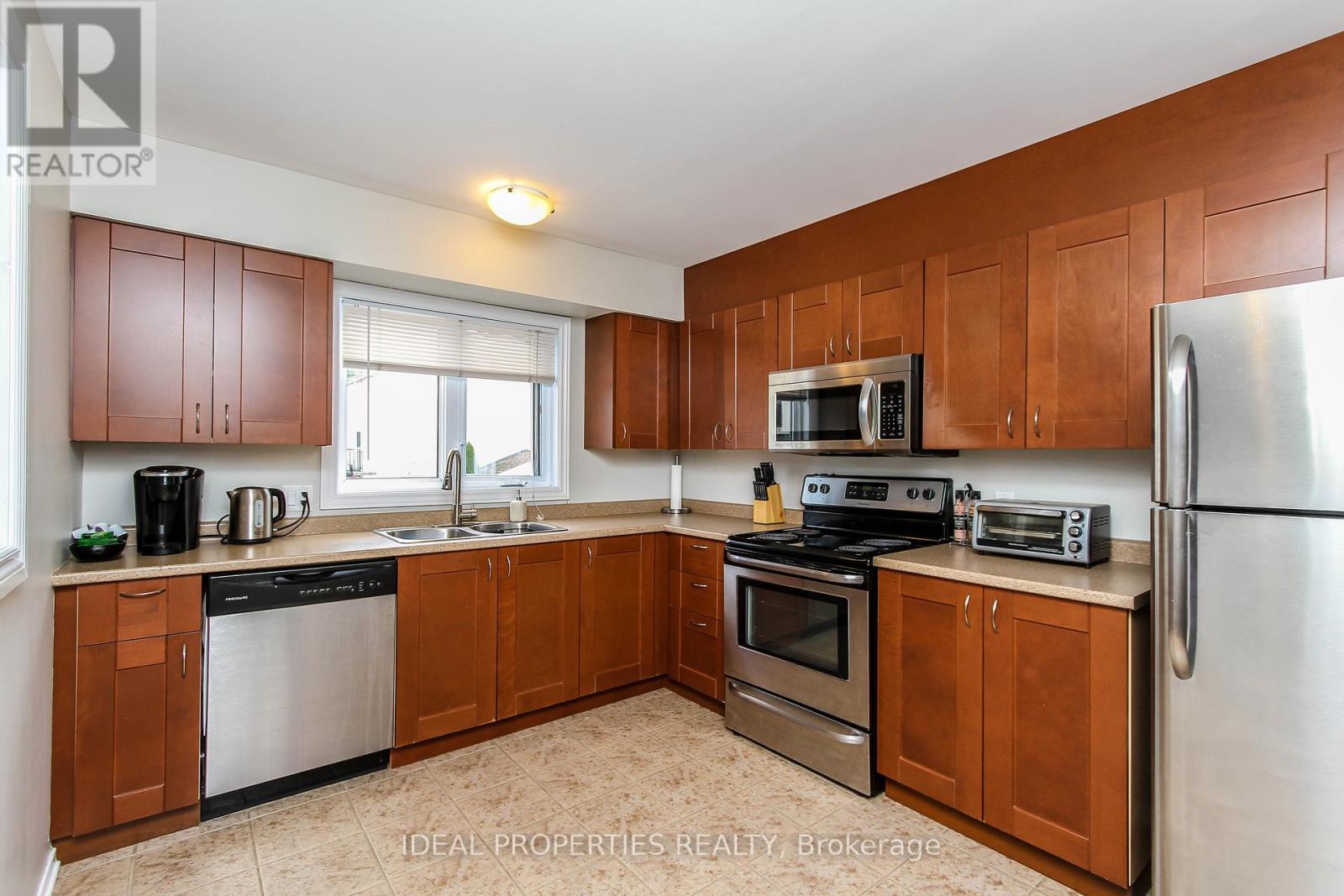 B - 276 Carruthers Avenue, Ottawa, Ontario  K1Y 1N9 - Photo 16 - X12567520