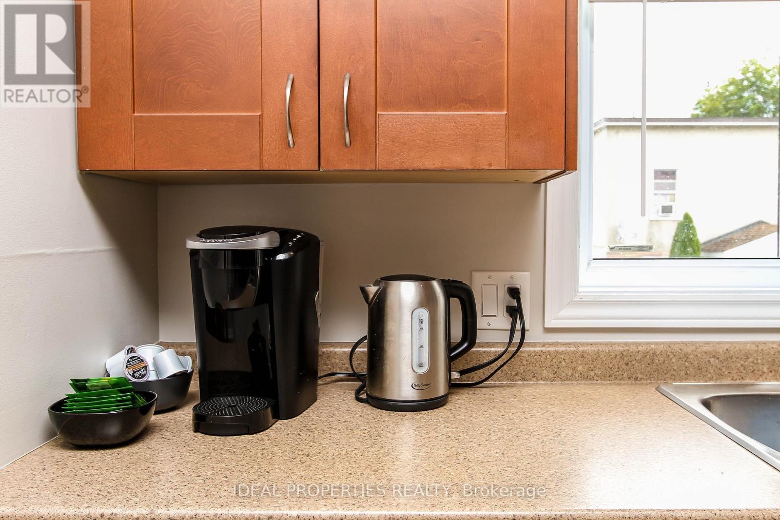 B - 276 Carruthers Avenue, Ottawa, Ontario  K1Y 1N9 - Photo 19 - X12567520