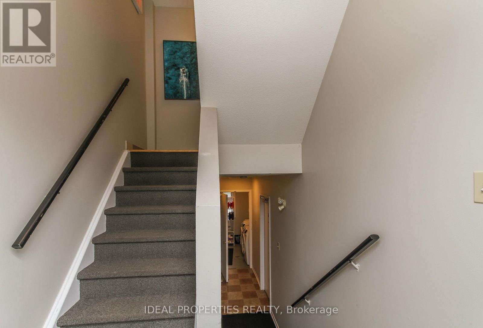 B - 276 Carruthers Avenue, Ottawa, Ontario  K1Y 1N9 - Photo 2 - X12567520