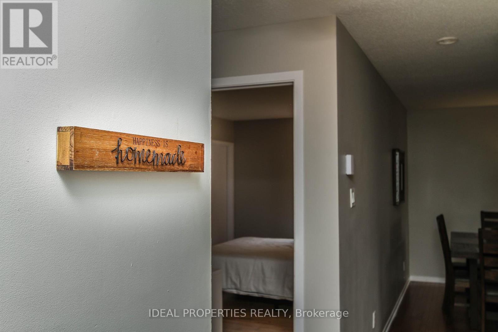 B - 276 Carruthers Avenue, Ottawa, Ontario  K1Y 1N9 - Photo 5 - X12567520