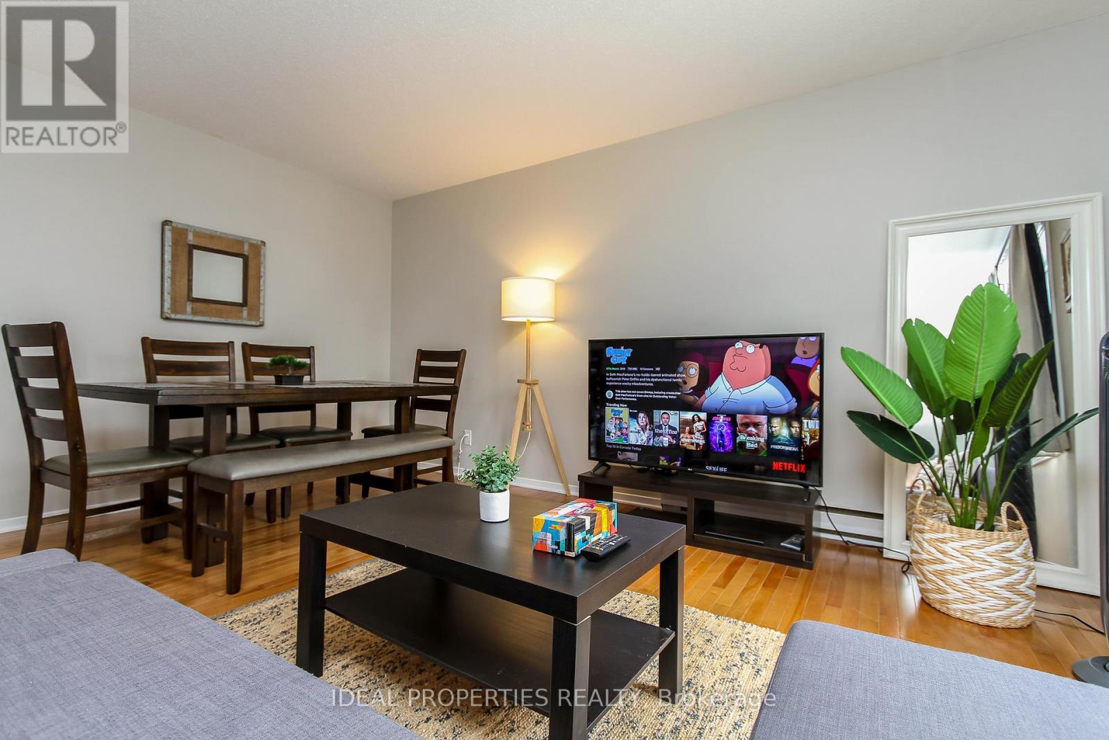 B - 276 Carruthers Avenue, Ottawa, Ontario  K1Y 1N9 - Photo 9 - X12567520