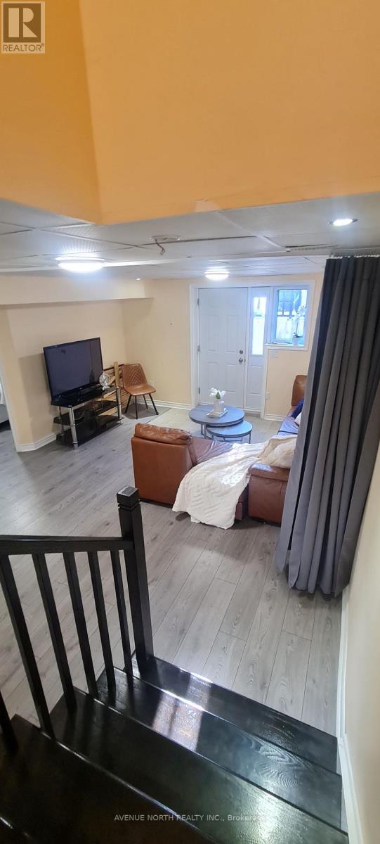 B - 339 Sugar Pine Crescent, Ottawa, Ontario  K2M 0H6 - Photo 2 - X12567524