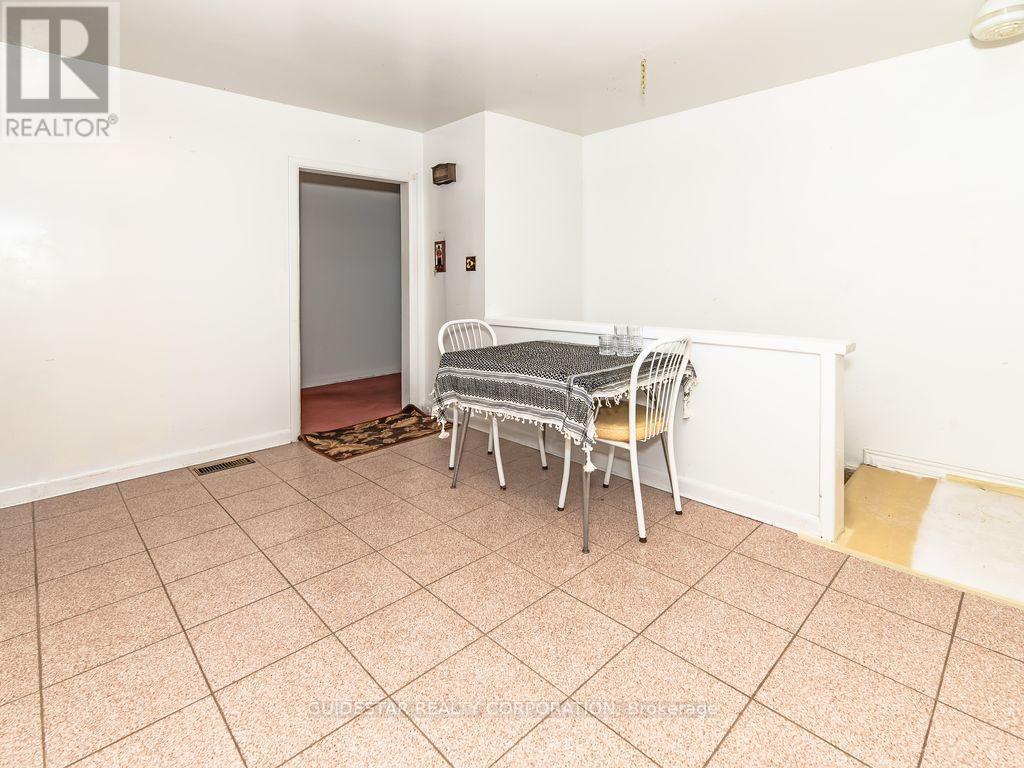 1313 Rideout Crescent, Ottawa, Ontario  K2C 2X9 - Photo 10 - X12567530