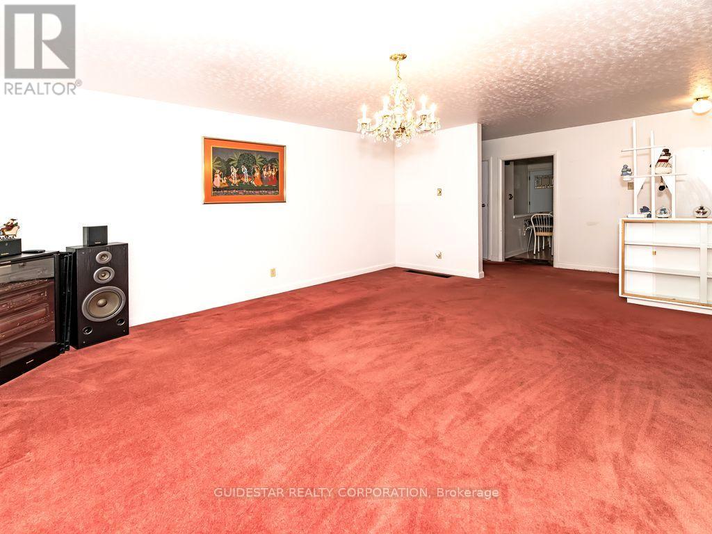 1313 Rideout Crescent, Ottawa, Ontario  K2C 2X9 - Photo 5 - X12567530