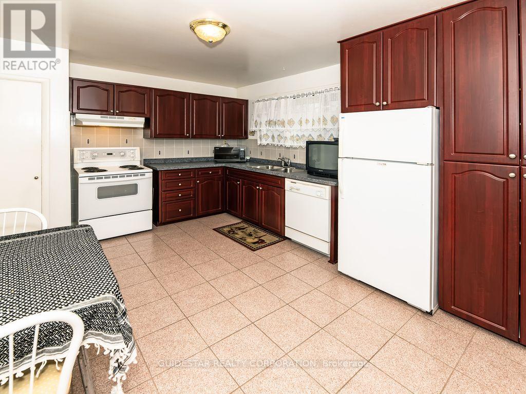 1313 Rideout Crescent, Ottawa, Ontario  K2C 2X9 - Photo 7 - X12567530