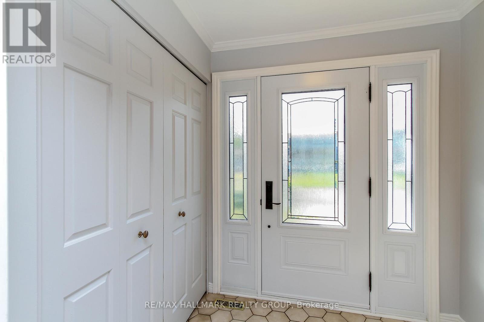 1210 Bordeau Grove, Ottawa, Ontario  K1C 2M7 - Photo 3 - X12567584