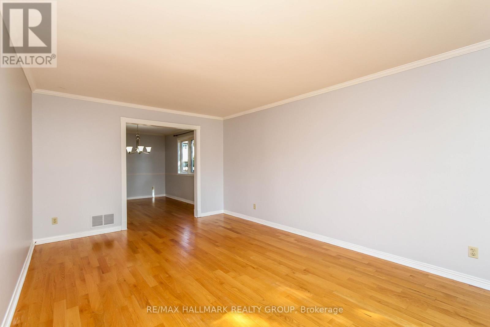 1210 Bordeau Grove, Ottawa, Ontario  K1C 2M7 - Photo 7 - X12567584