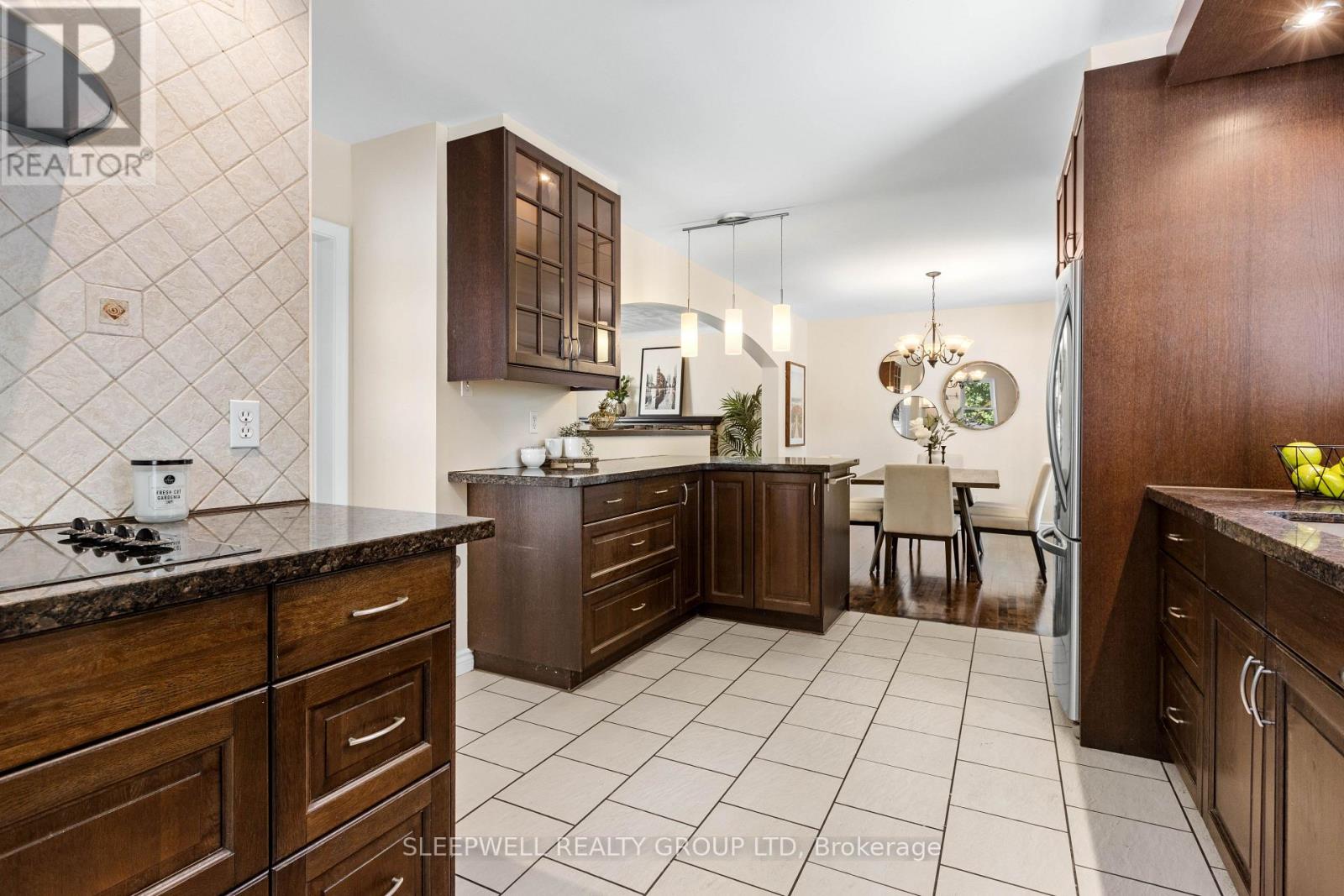 2209 Bel-Air Drive, Ottawa, Ontario  K2C 0X2 - Photo 12 - X12567656