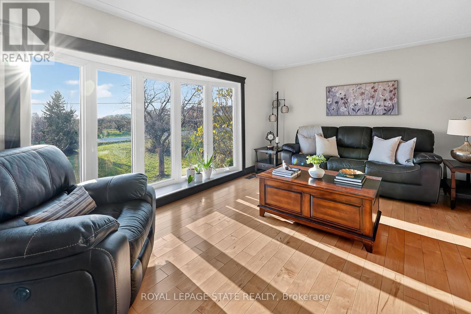 152 Ridge Road W, Grimsby, Ontario  L3M 4E7 - Photo 15 - X12567348