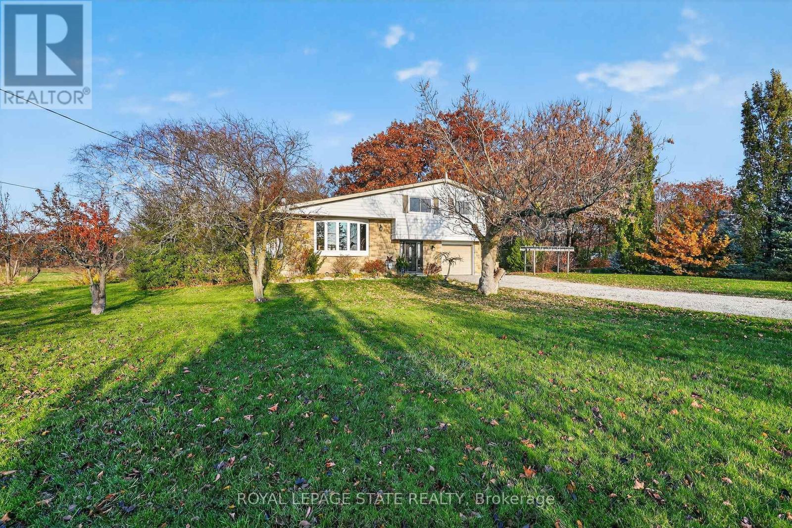 152 Ridge Road W, Grimsby, Ontario  L3M 4E7 - Photo 4 - X12567348