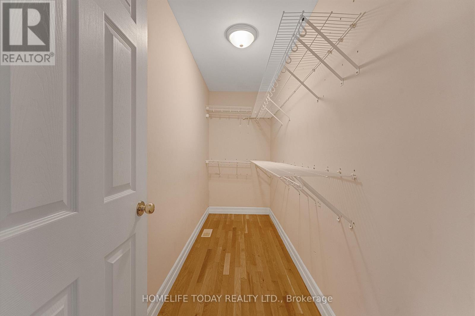 9617 Manitou Crescent, Windsor, Ontario  N8P 1H9 - Photo 23 - X12567400