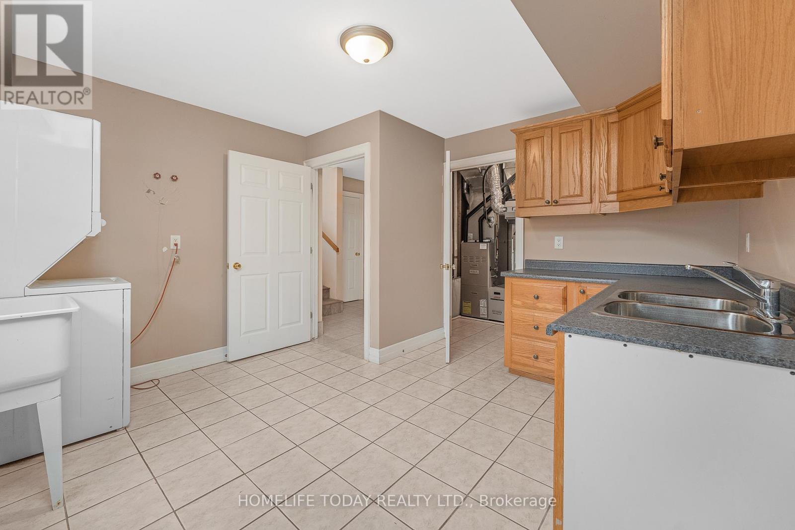 9617 Manitou Crescent, Windsor, Ontario  N8P 1H9 - Photo 37 - X12567400