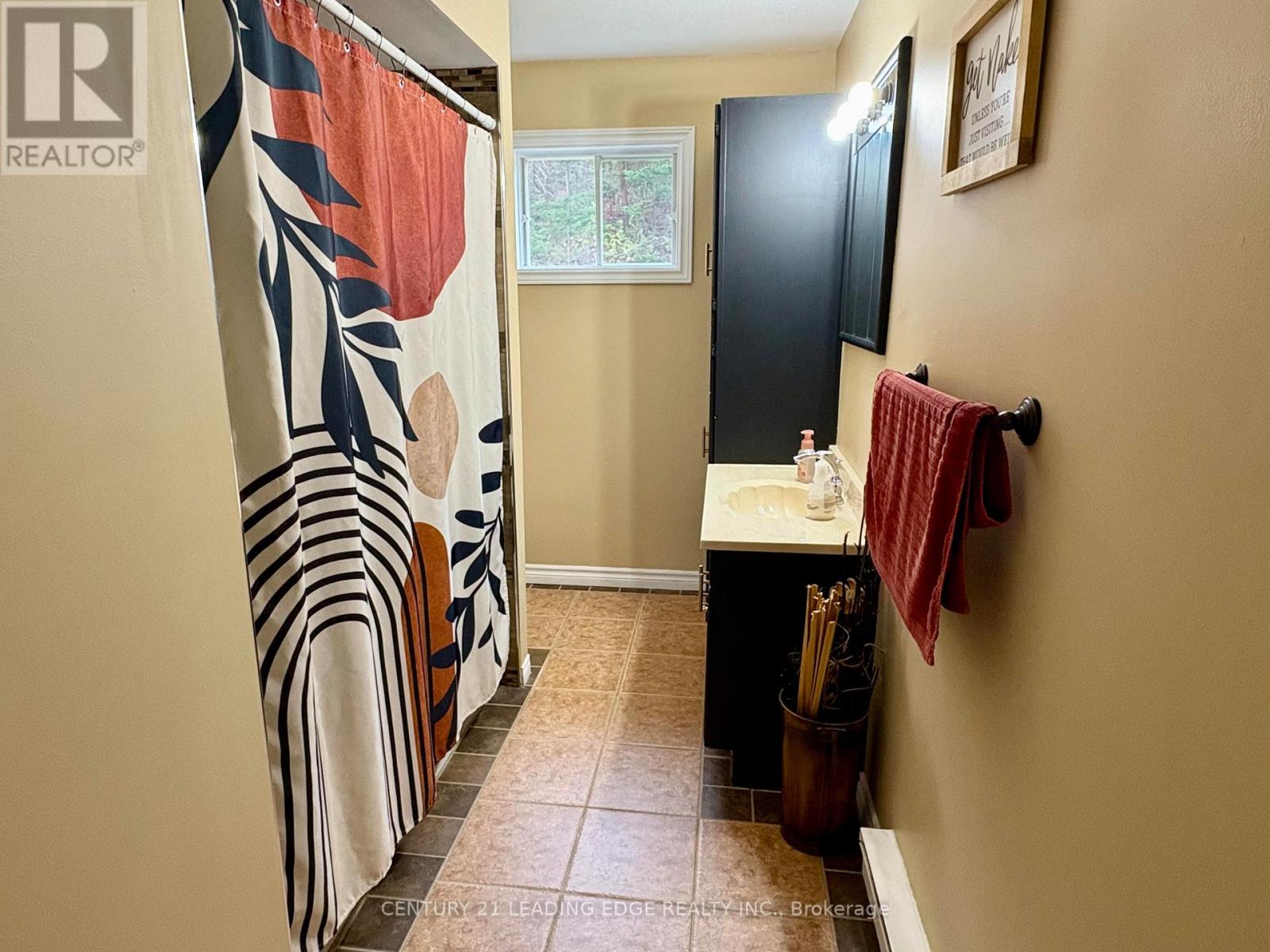 50 Parkwood Drive, Hare Bay, Ontario  A0G 2P0 - Photo 17 - X12567462