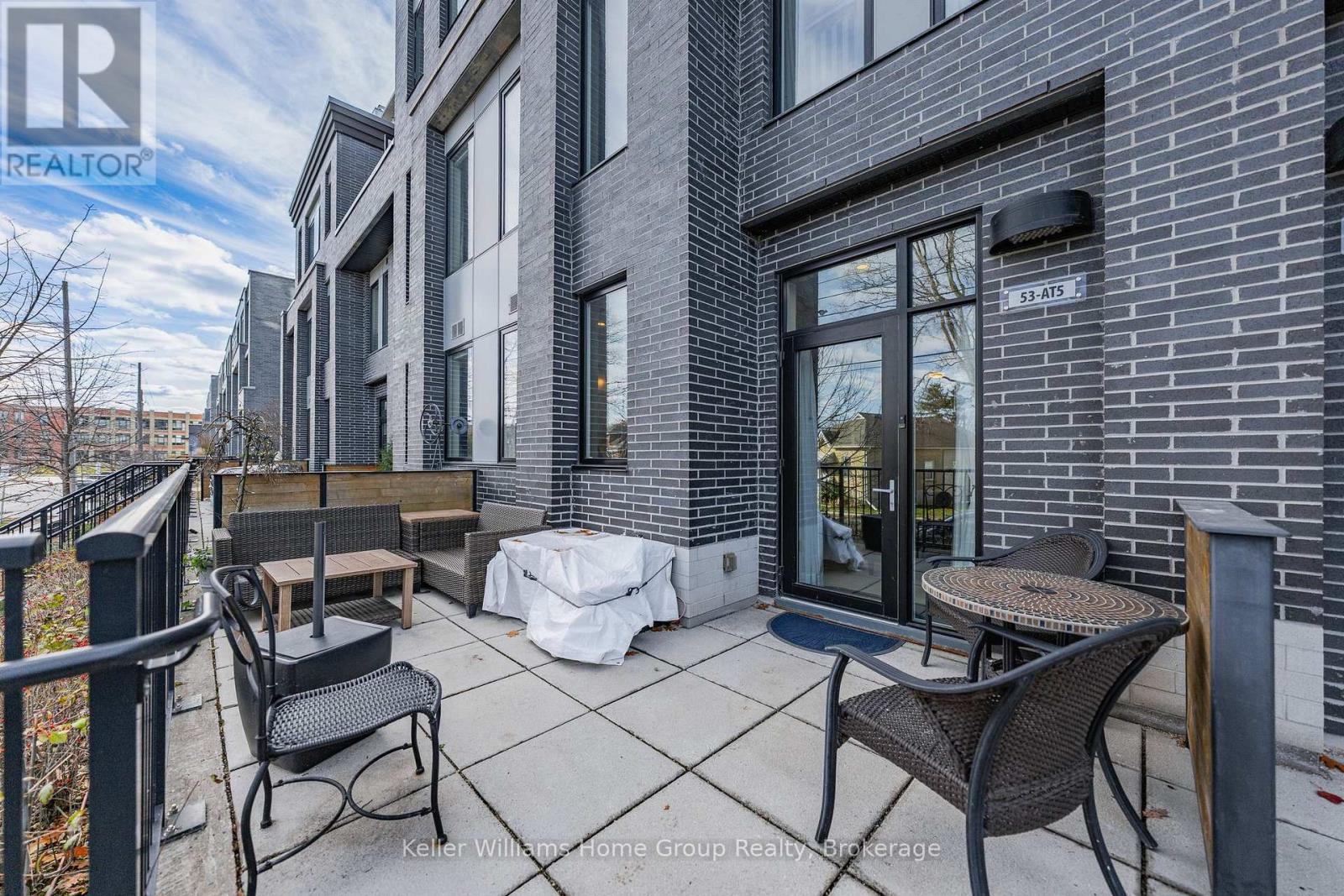 At5 - 53 Arthur Street S, Guelph (St. Patrick's Ward), Ontario  N1E 0P5 - Photo 3 - X12567552