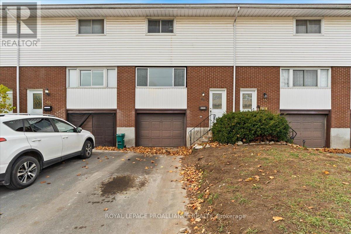 42 O'HARE STREET, Belleville, Ontario