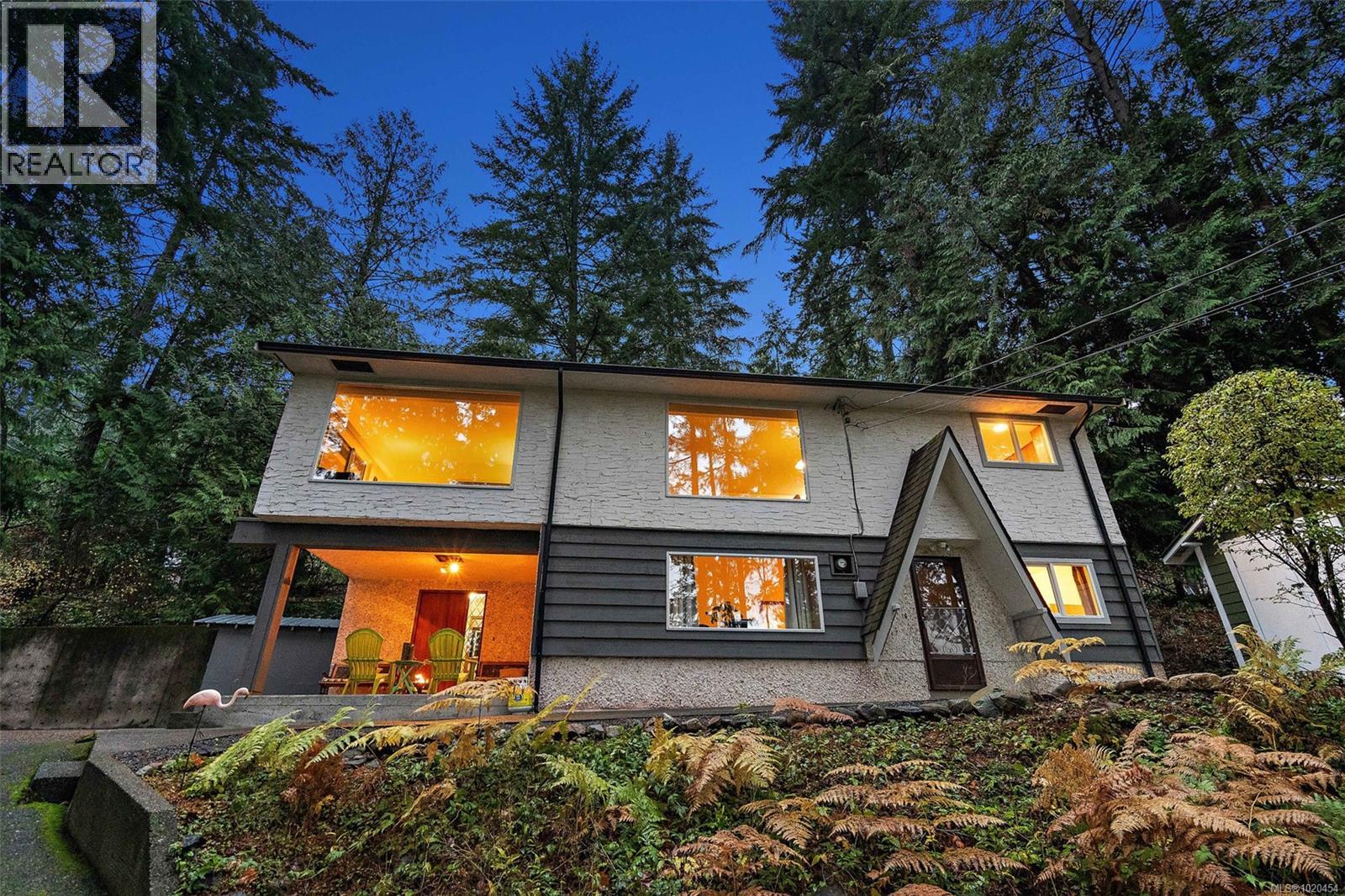 1186 Laurel Rd, North Saanich, British Columbia  V8L 5K8 - Photo 2 - 1020454