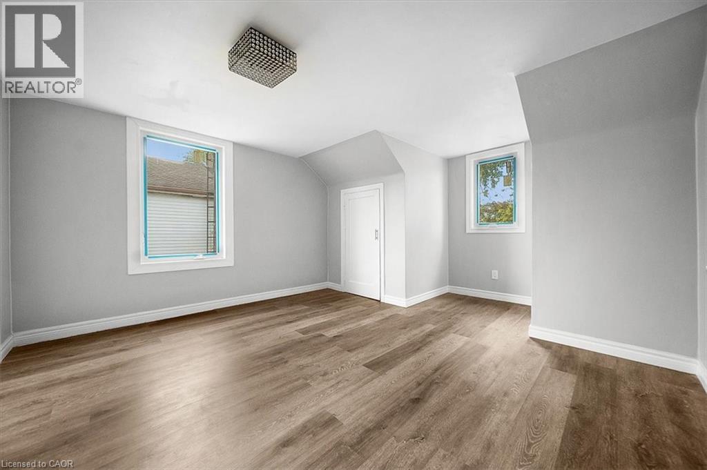 687 Upper James Street, Hamilton, Ontario  L9C 2Z4 - Photo 17 - 40789906