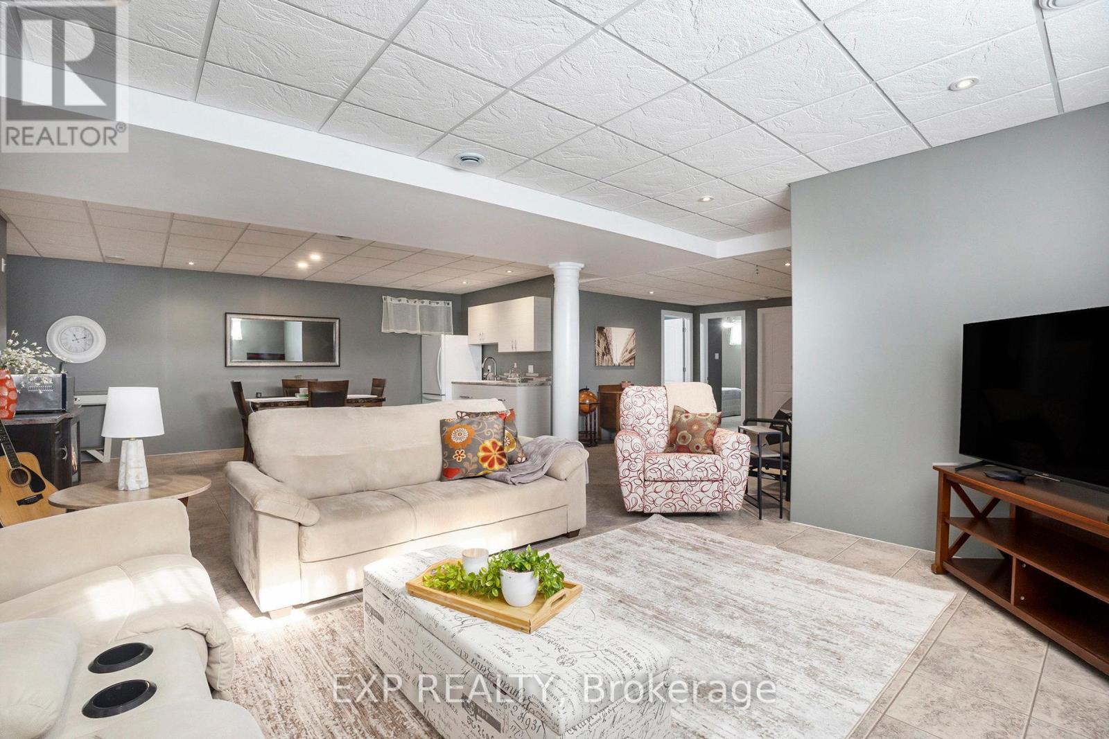 2003 Farisita Drive, Ottawa, Ontario  K0A 3H0 - Photo 21 - X12462674