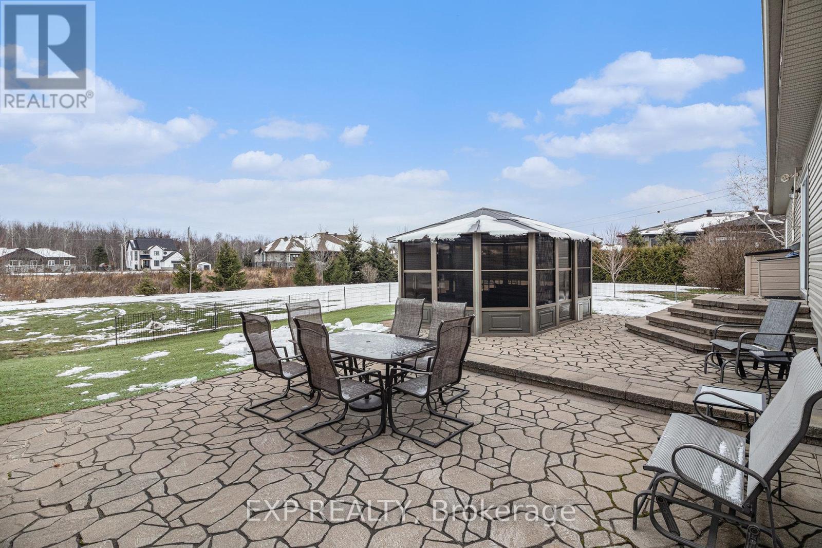 2003 Farisita Drive, Ottawa, Ontario  K0A 3H0 - Photo 31 - X12462674