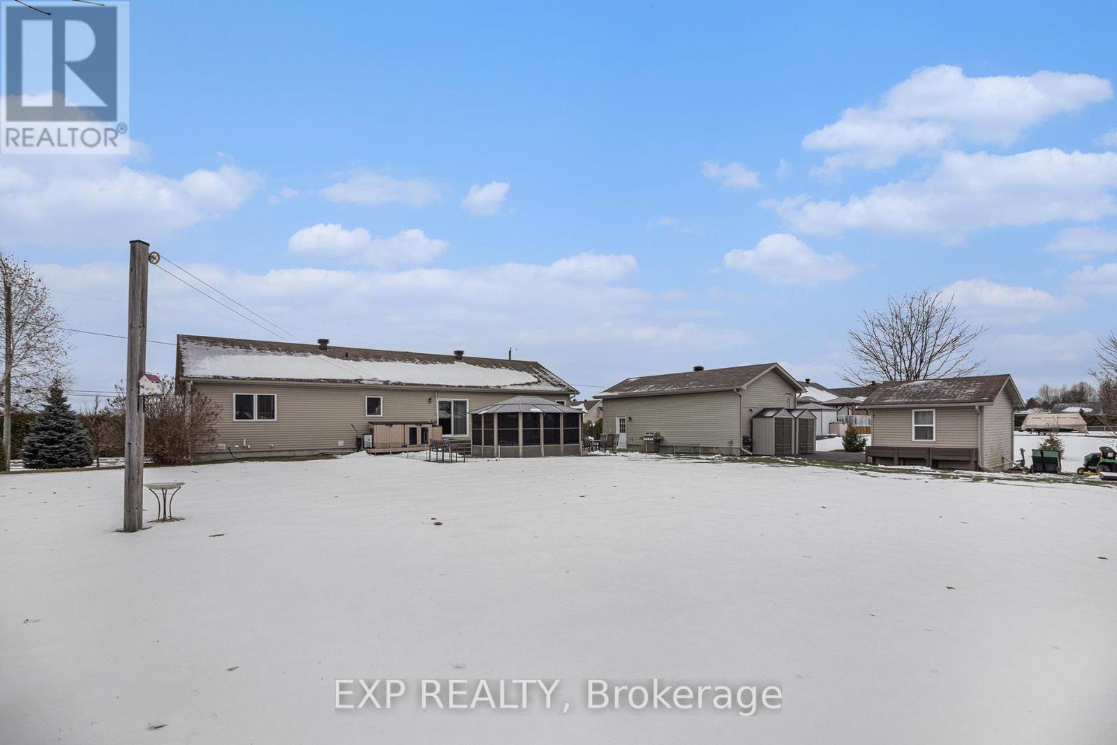 2003 Farisita Drive, Ottawa, Ontario  K0A 3H0 - Photo 32 - X12462674