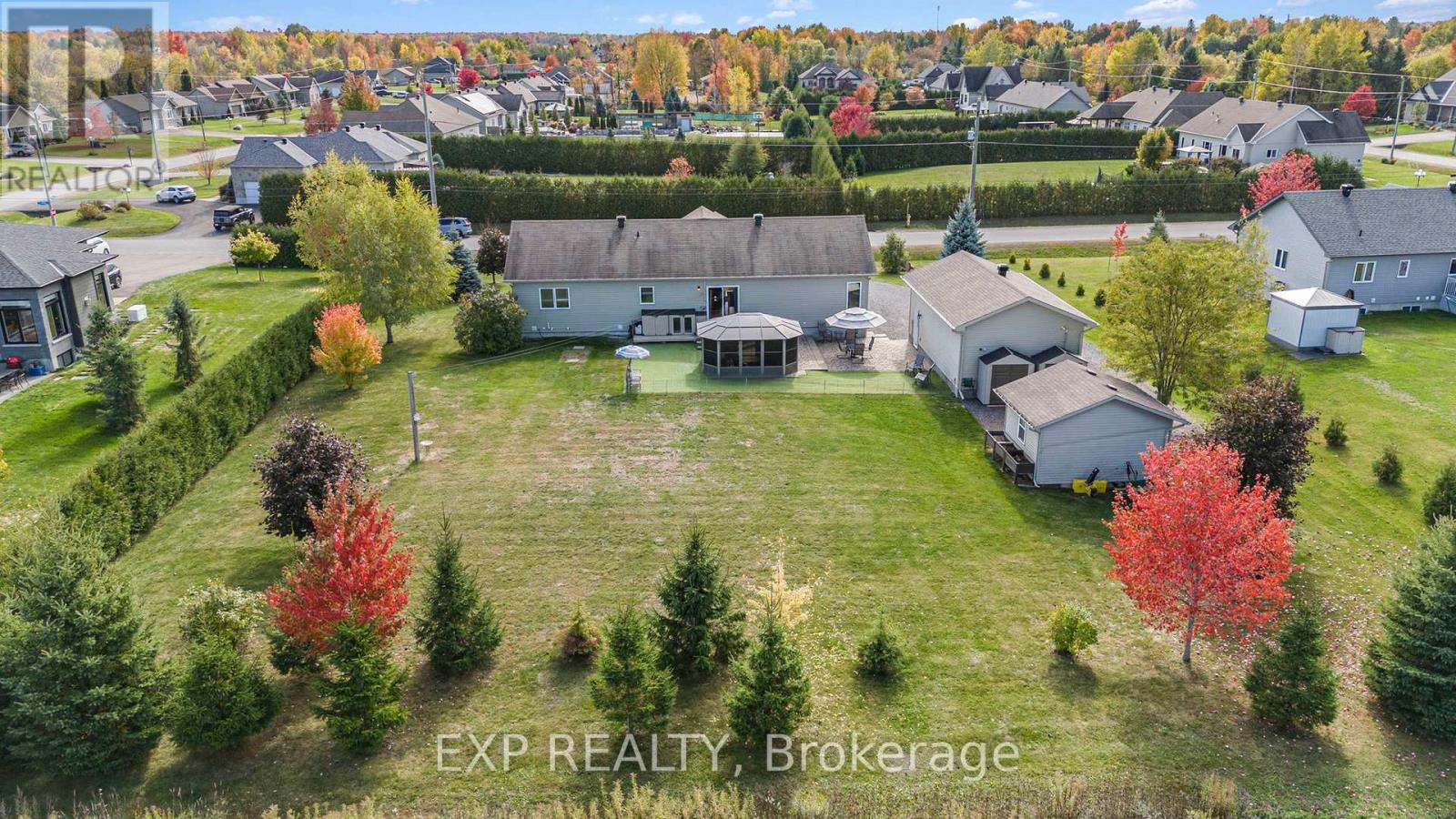 2003 Farisita Drive, Ottawa, Ontario  K0A 3H0 - Photo 38 - X12462674