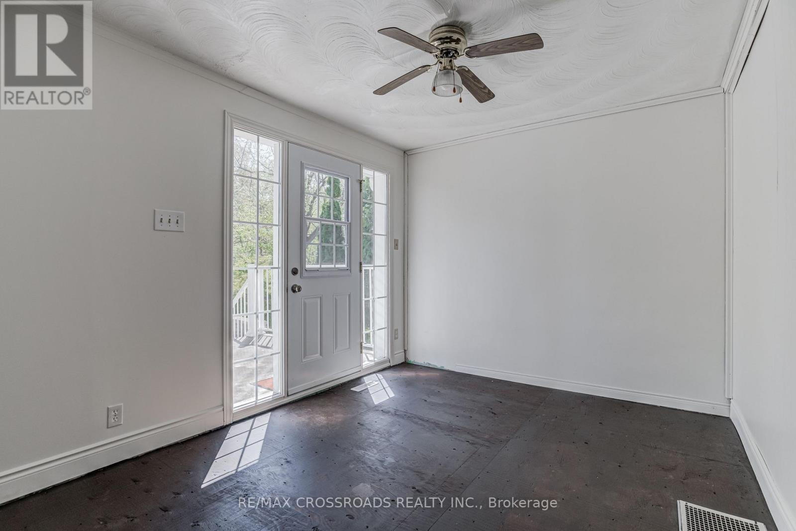 89 Wembley Drive, Toronto, Ontario  M4L 3C9 - Photo 11 - E12567528