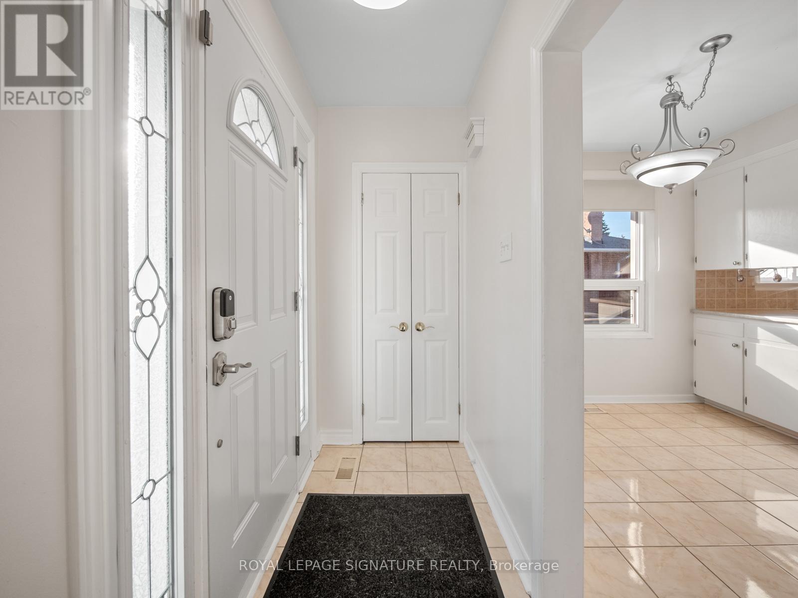 712 Brimorton Drive, Toronto, Ontario  M1G 2R9 - Photo 2 - E12567542