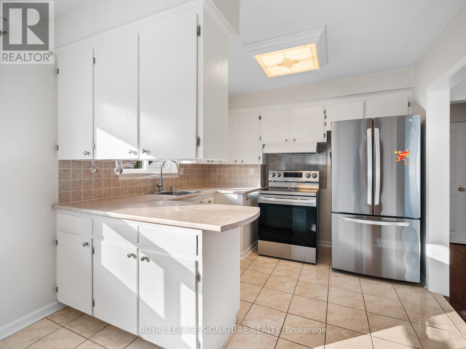 712 Brimorton Drive, Toronto, Ontario  M1G 2R9 - Photo 4 - E12567542