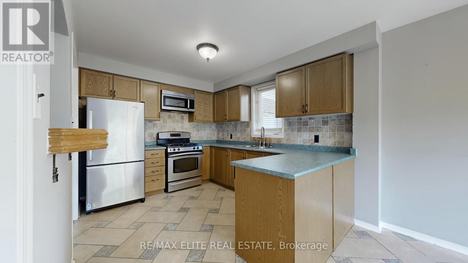 1785 Mcgill Court, Oshawa, Ontario  L1G 8A3 - Photo 11 - E12567594