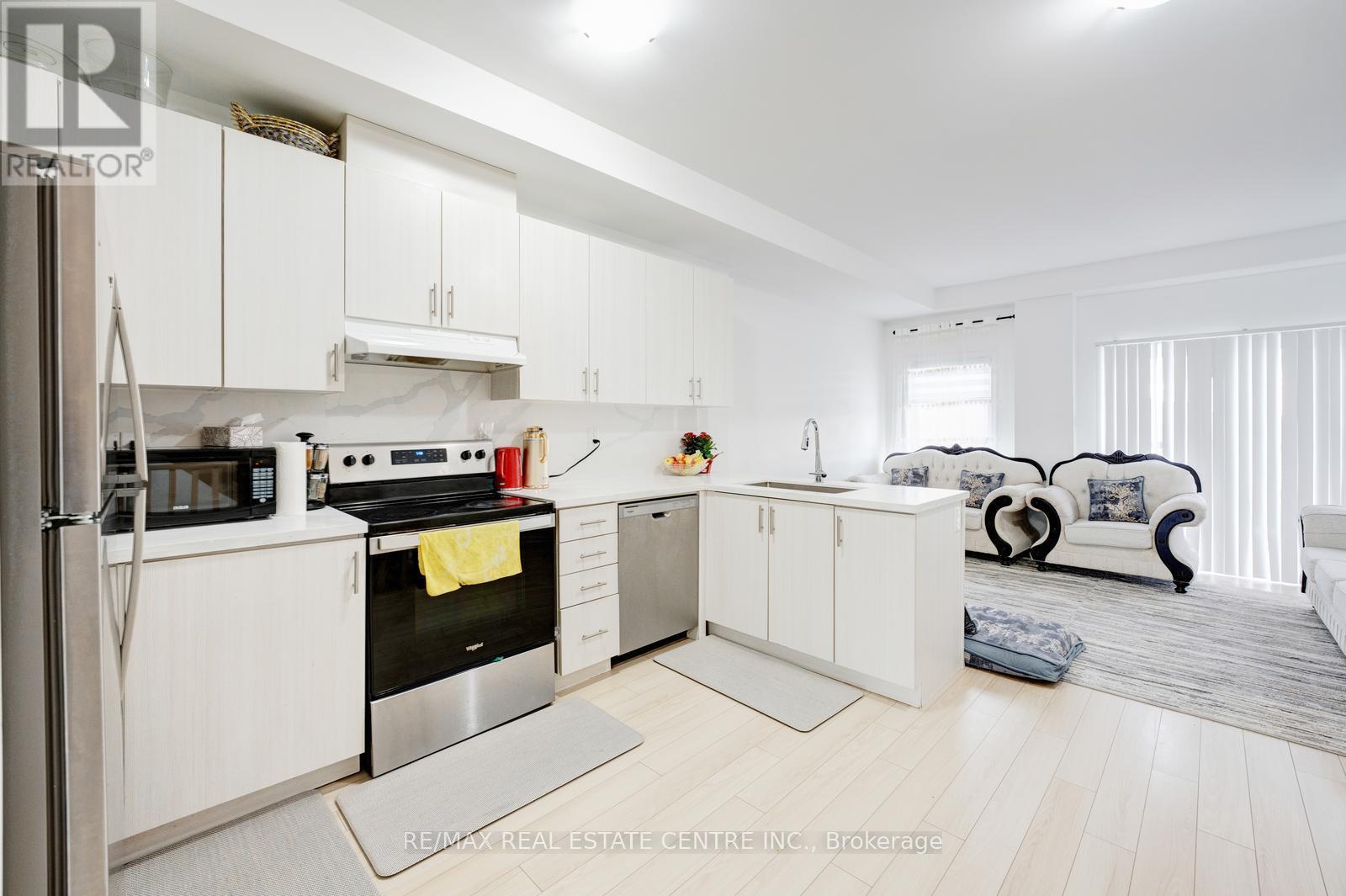 149 Hunt Street, Ajax, Ontario  L1S 7M3 - Photo 17 - E12567666