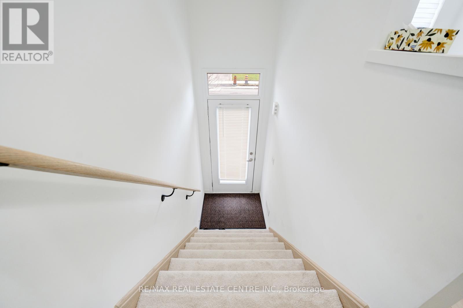 149 Hunt Street, Ajax, Ontario  L1S 7M3 - Photo 4 - E12567666