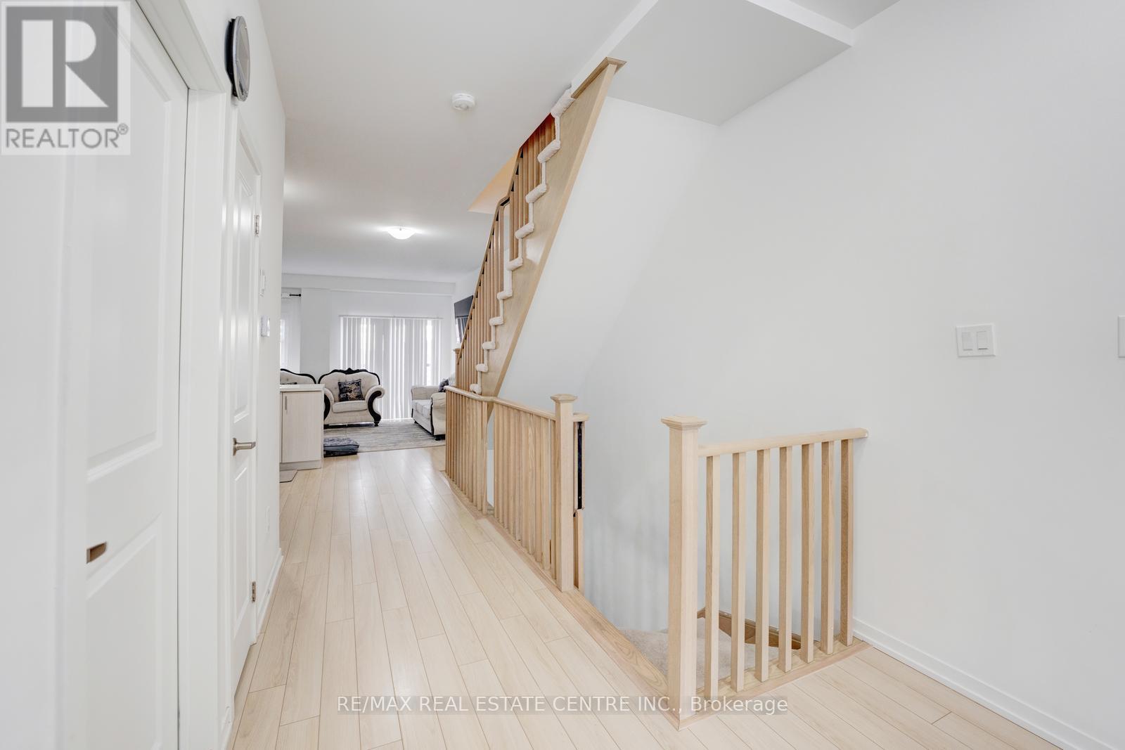 149 Hunt Street, Ajax, Ontario  L1S 7M3 - Photo 5 - E12567666