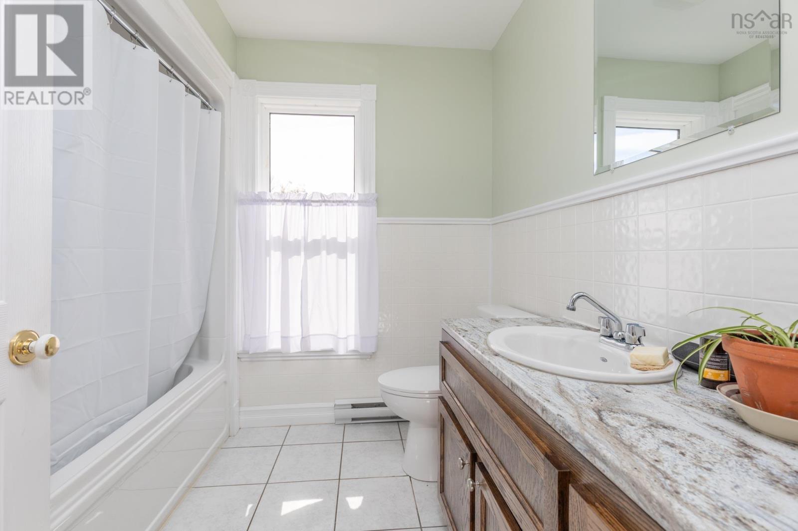 39 Brunswick Street, Yarmouth, Nova Scotia  B5A 2E7 - Photo 38 - 202526748