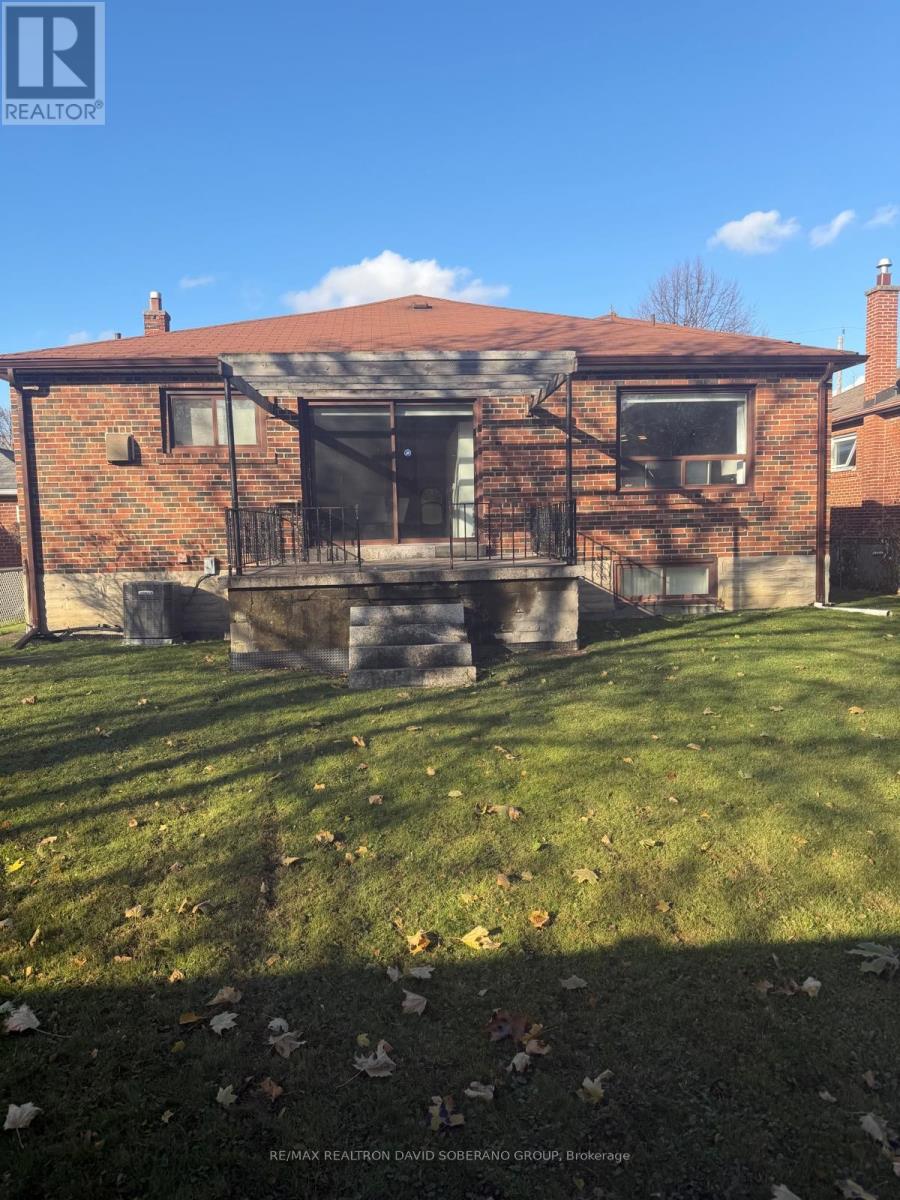 89 Allingham Gardens, Toronto, Ontario  M3H 1X9 - Photo 28 - C12472357