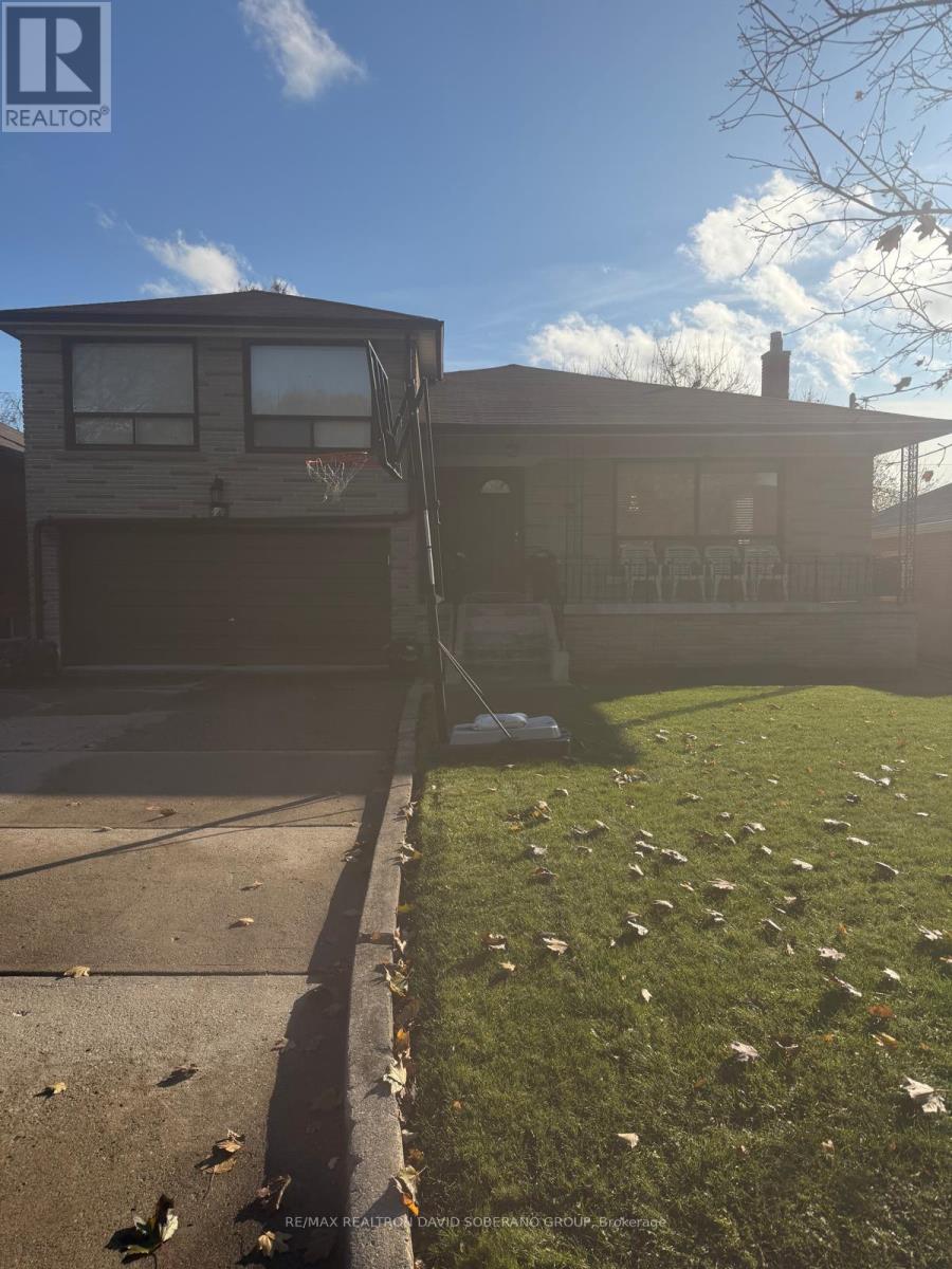 89 ALLINGHAM GARDENS, Toronto, Ontario